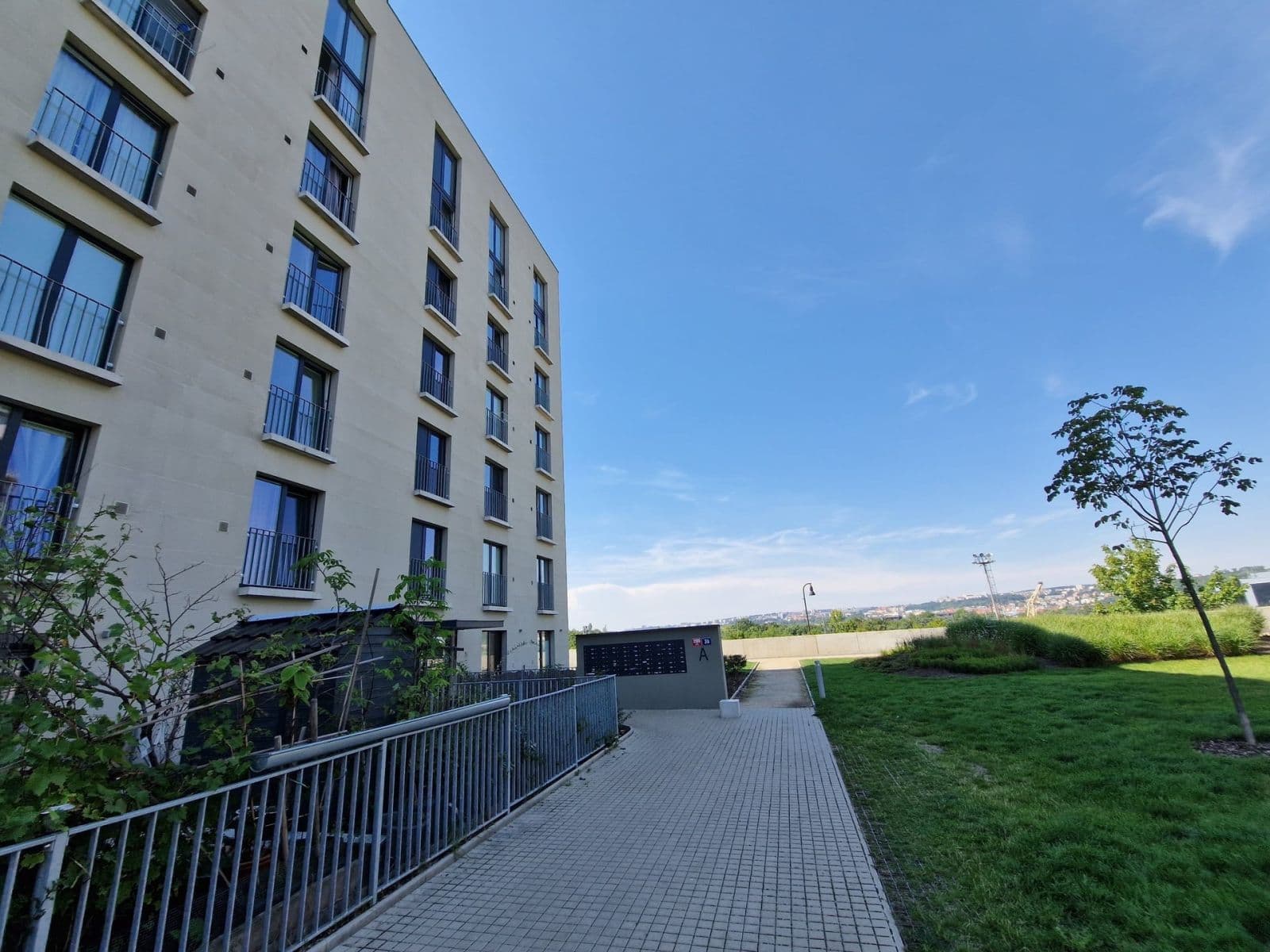 Prenájom bytu 1-izbový 25 m², Novovysočanská, Praha, Praha Prenájom bytu 1-izbový 25 m², Novovysočanská, Praha, Praha