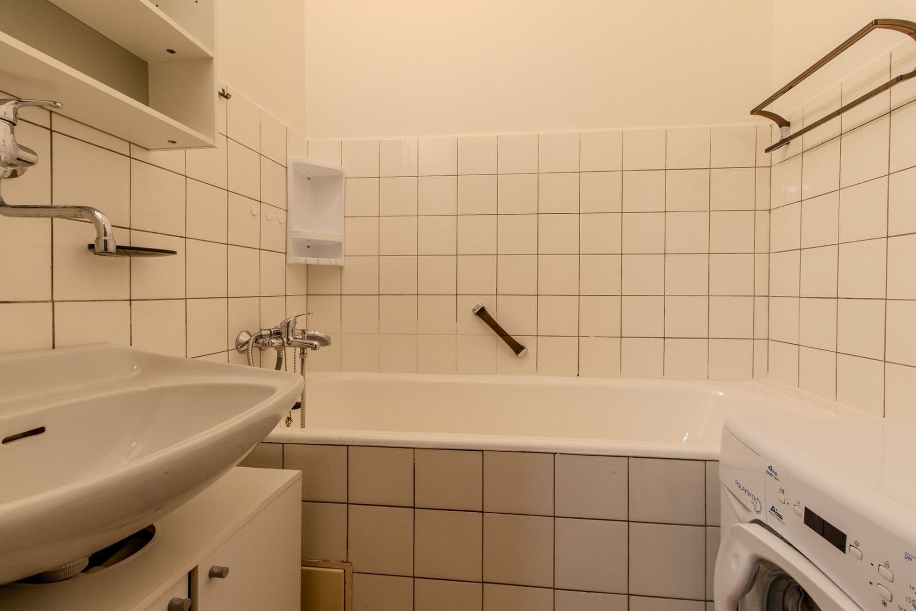 Prenájom bytu 1-izbový 37 m², U Slavie, Praha, Praha Prenájom bytu 1-izbový 37 m², U Slavie, Praha, Praha