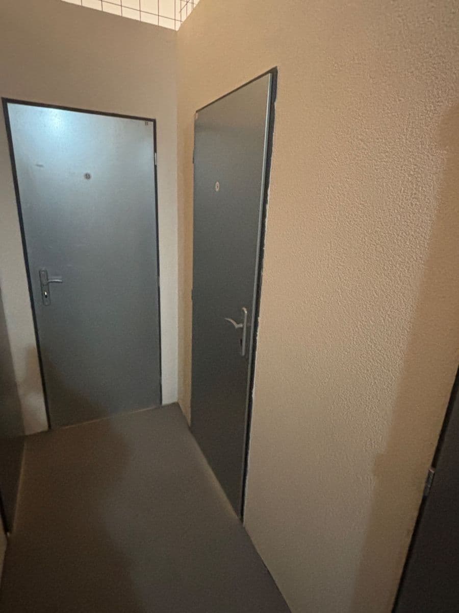 Prenájom nebytového priestoru 4 m², U Rajské zahrady, Praha, Praha Prenájom nebytového priestoru 4 m², U Rajské zahrady, Praha, Praha