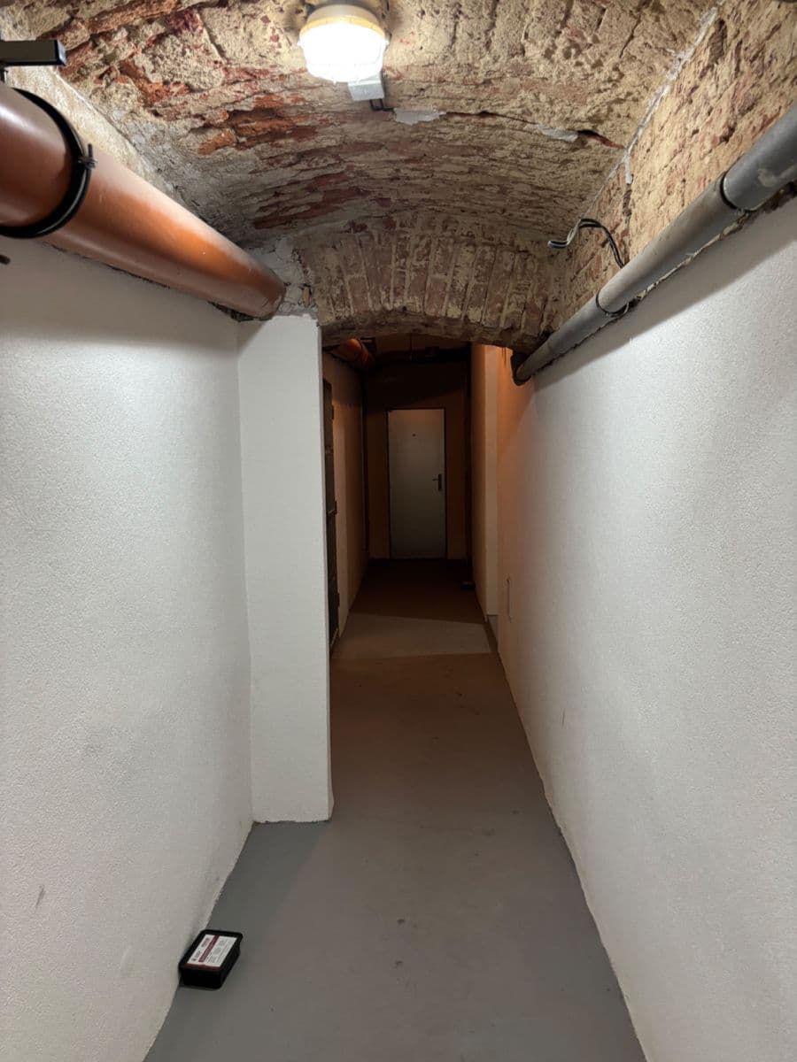 Prenájom nebytového priestoru 4 m², U Rajské zahrady, Praha, Praha Prenájom nebytového priestoru 4 m², U Rajské zahrady, Praha, Praha