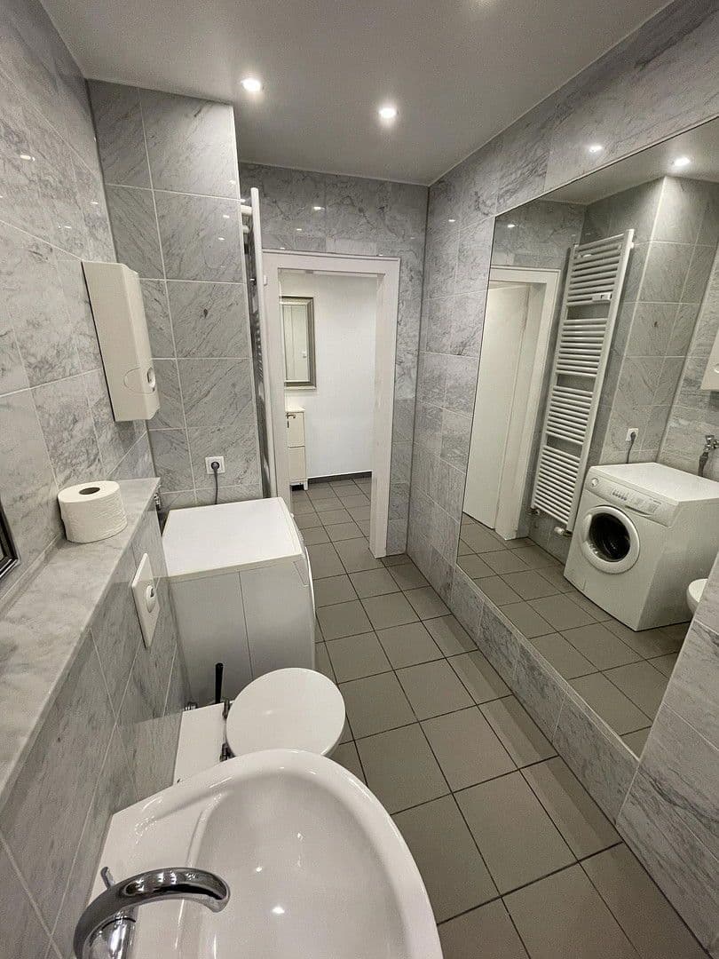 Predaj bytu 2-izbový 57 m², Berger Str. 23, Düsseldorf, Severné Porýnie - Westfálsko Predaj bytu 2-izbový 57 m², Berger Str. 23, Düsseldorf, Severné Porýnie - Westfálsko