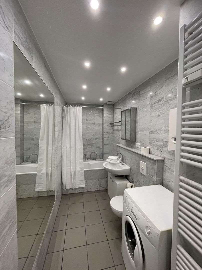 Predaj bytu 2-izbový 57 m², Berger Str. 23, Düsseldorf, Severné Porýnie - Westfálsko Predaj bytu 2-izbový 57 m², Berger Str. 23, Düsseldorf, Severné Porýnie - Westfálsko