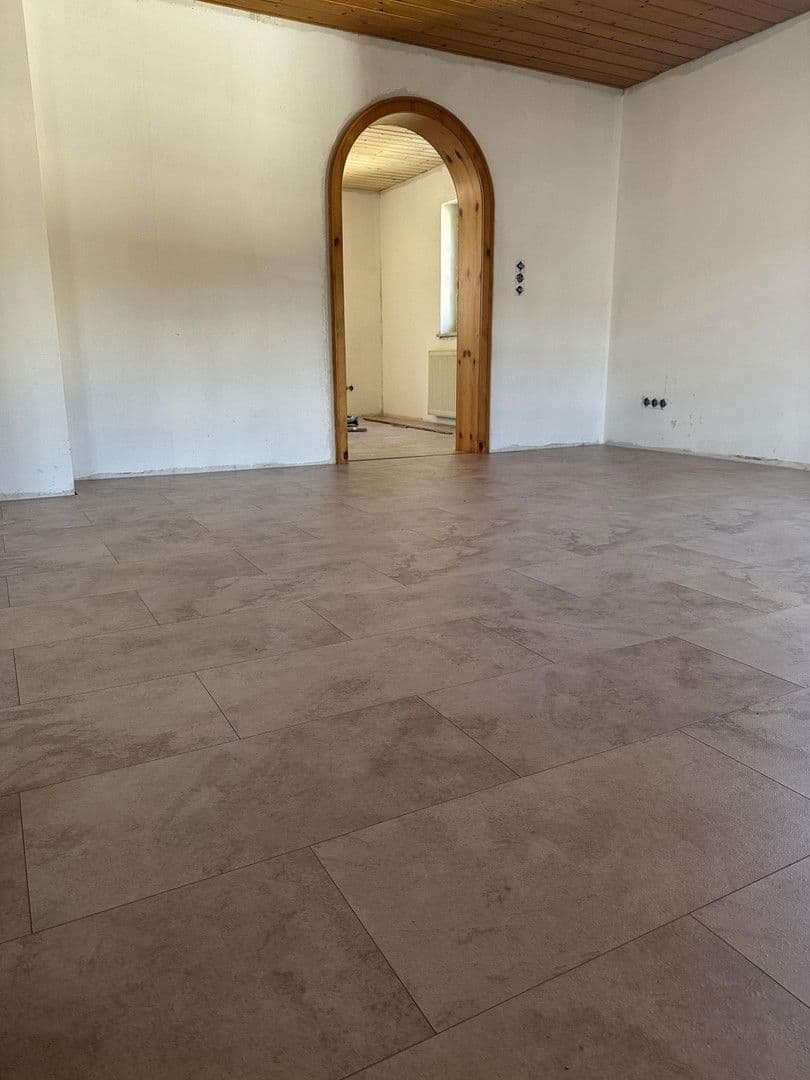 Prenájom bytu 4-izbový 97 m², Dillenburg, Hesensko Prenájom bytu 4-izbový 97 m², Dillenburg, Hesensko