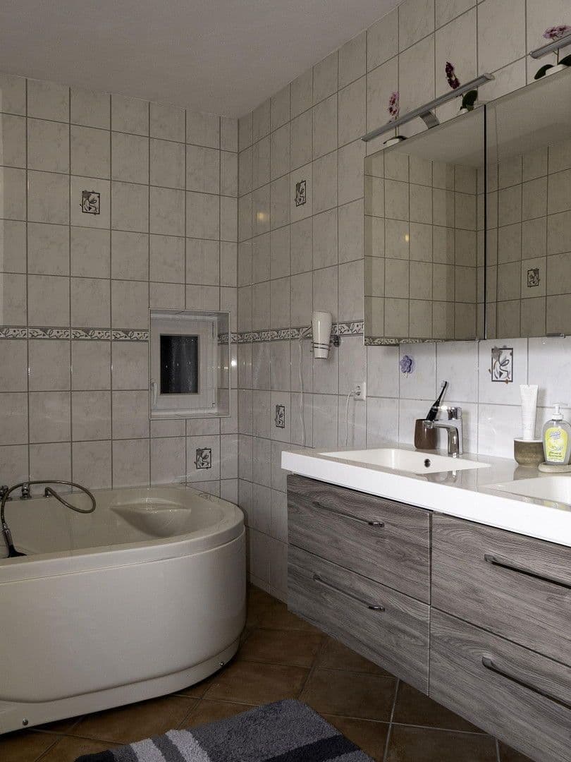 Predaj domu 253 m², pozemek 820 m², Langenargen, Bádensko-Wurttembersko Predaj domu 253 m², pozemek 820 m², Langenargen, Bádensko-Wurttembersko