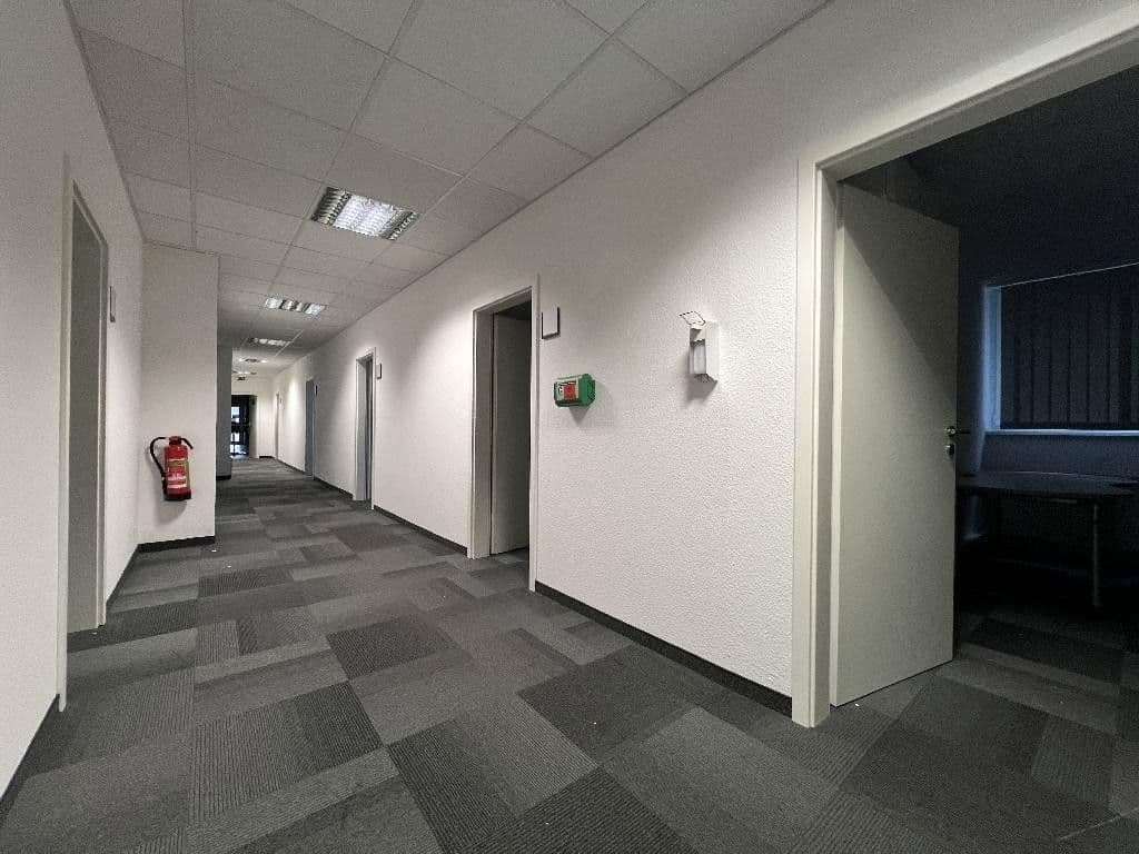 Predaj kancelárie 3.841 m², Grenzstraße 28, Halle, Sasko-Anhaltsko Predaj kancelárie 3.841 m², Grenzstraße 28, Halle, Sasko-Anhaltsko