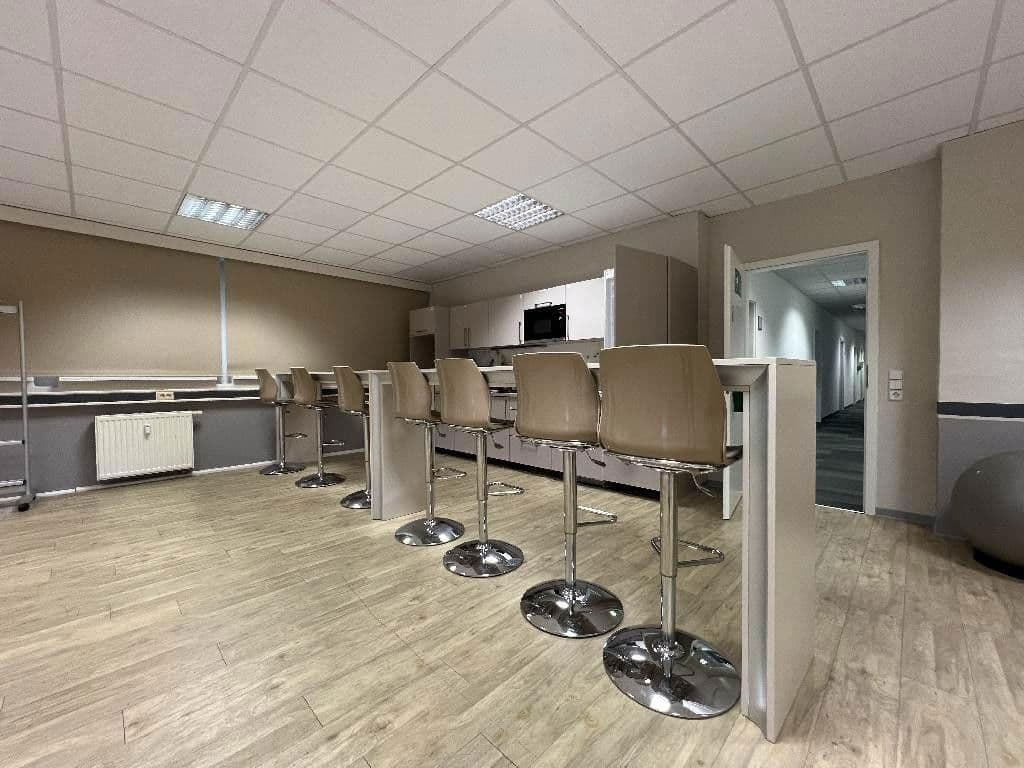 Predaj kancelárie 3.841 m², Grenzstraße 28, Halle, Sasko-Anhaltsko Predaj kancelárie 3.841 m², Grenzstraße 28, Halle, Sasko-Anhaltsko