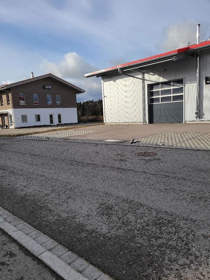 Prenájom nebytového priestoru 1.363 m², Valley, Bavorsko Prenájom nebytového priestoru 1.363 m², Valley, Bavorsko