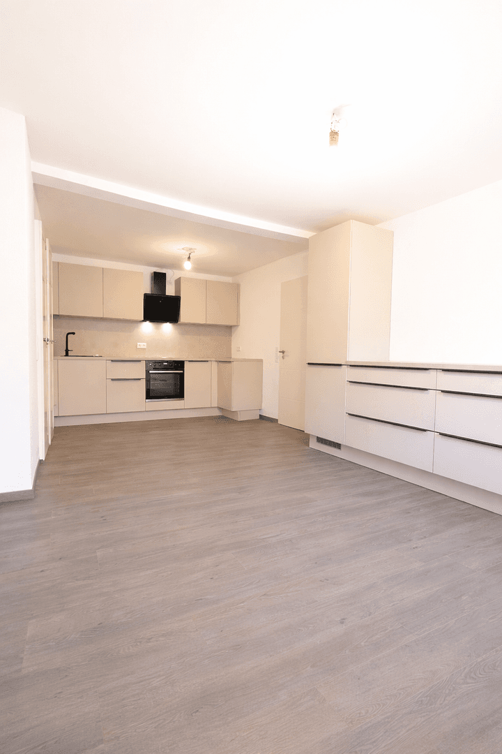 Prenájom bytu 4-izbový 103 m², Schlossstraße 36, Rauenberg, Bádensko-Wurttembersko Prenájom bytu 4-izbový 103 m², Schlossstraße 36, Rauenberg, Bádensko-Wurttembersko