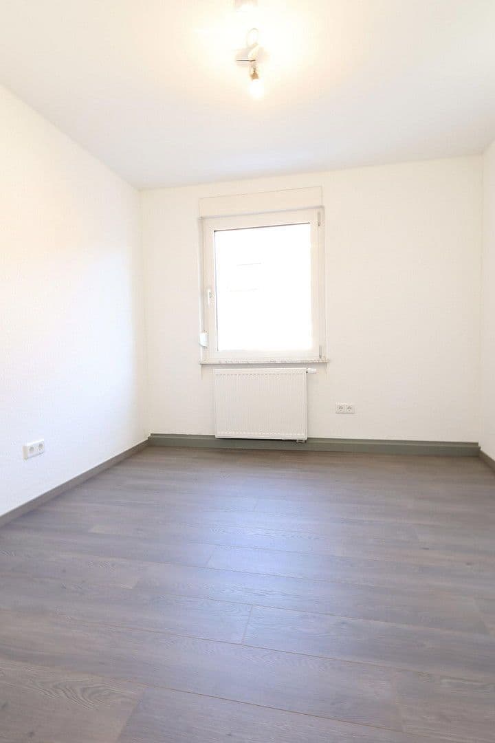 Prenájom bytu 4-izbový 103 m², Schlossstraße 36, Rauenberg, Bádensko-Wurttembersko Prenájom bytu 4-izbový 103 m², Schlossstraße 36, Rauenberg, Bádensko-Wurttembersko