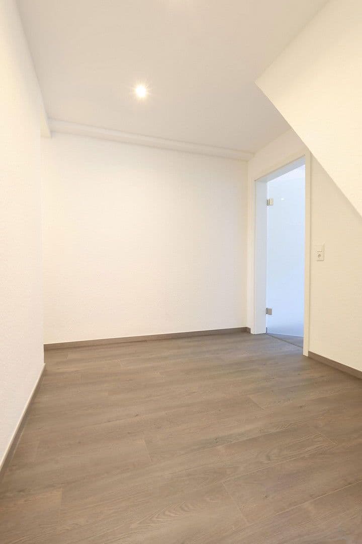 Prenájom bytu 4-izbový 103 m², Schlossstraße 36, Rauenberg, Bádensko-Wurttembersko Prenájom bytu 4-izbový 103 m², Schlossstraße 36, Rauenberg, Bádensko-Wurttembersko
