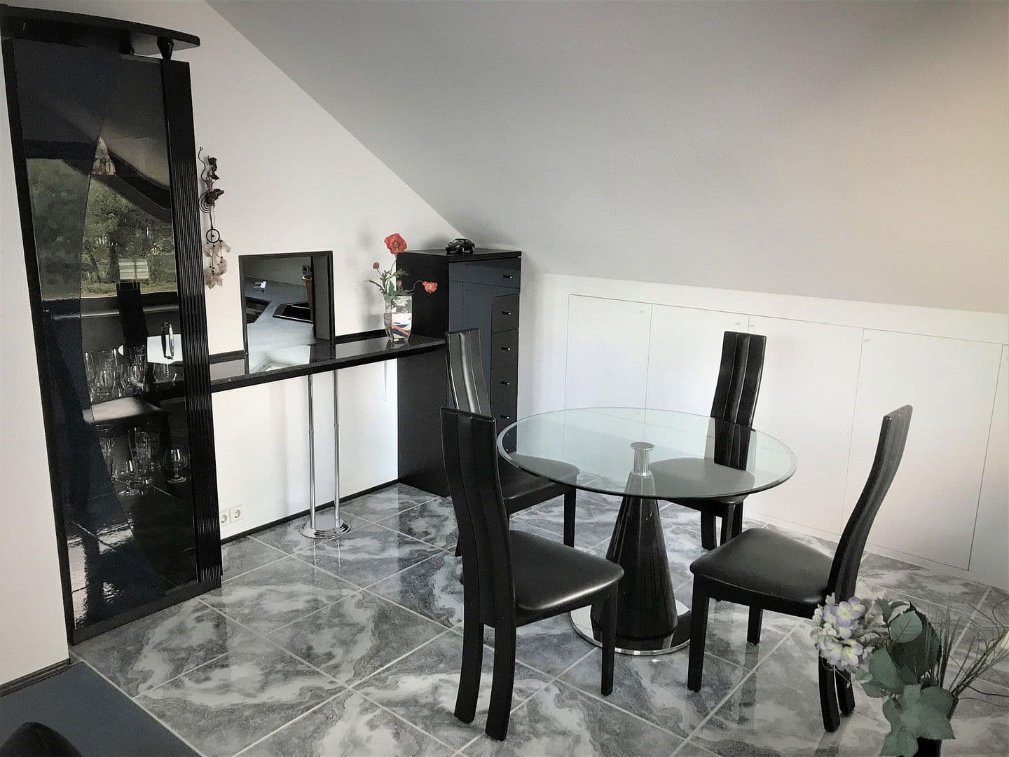 Prenájom bytu 2-izbový 55 m², Kusterdingen, Bádensko-Wurttembersko Prenájom bytu 2-izbový 55 m², Kusterdingen, Bádensko-Wurttembersko