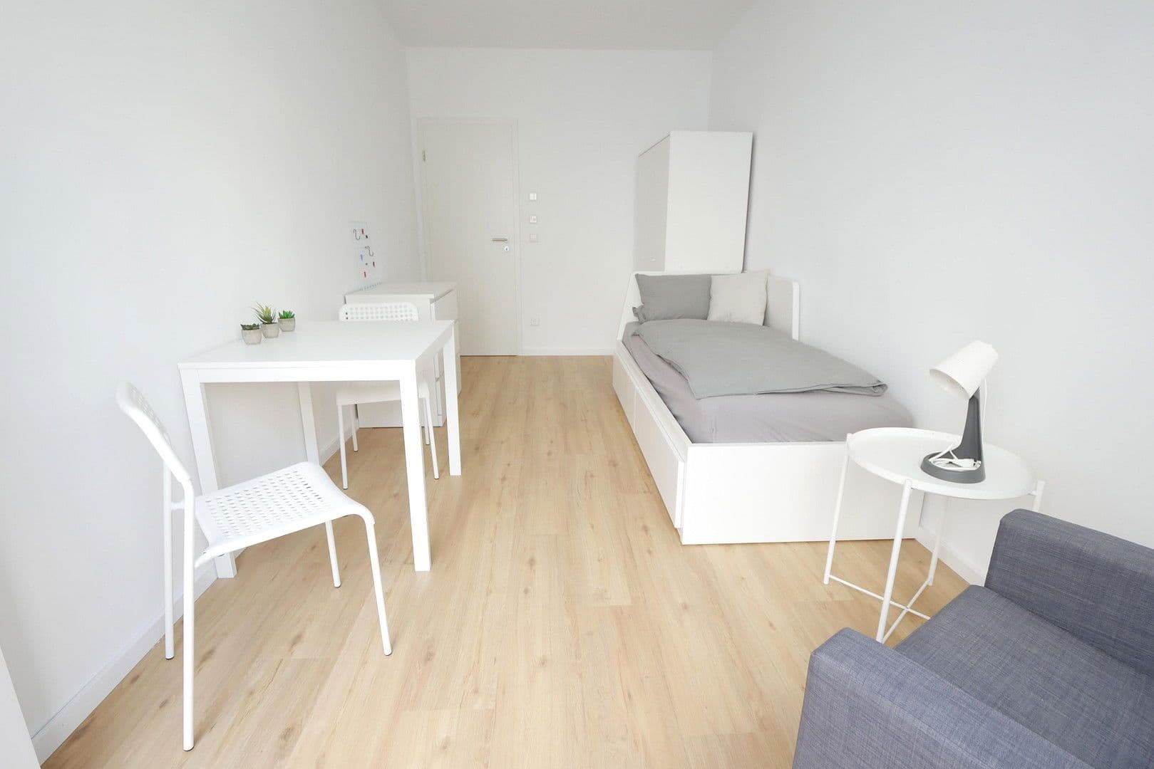 Prenájom bytu 20 m², Stuttgart, Bádensko-Wurttembersko Prenájom bytu 20 m², Stuttgart, Bádensko-Wurttembersko