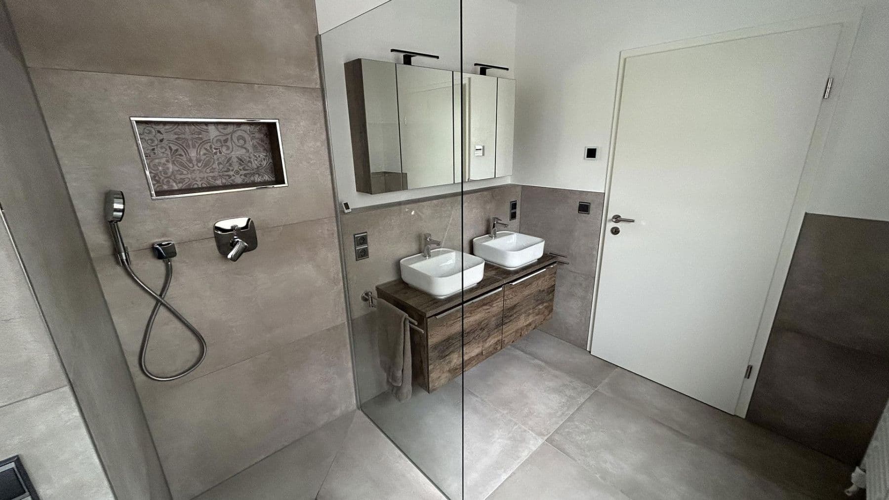 Prenájom bytu 3-izbový 78 m², Löwenburgstr.13, Hennef (Sieg), Severné Porýnie - Westfálsko Prenájom bytu 3-izbový 78 m², Löwenburgstr.13, Hennef (Sieg), Severné Porýnie - Westfálsko