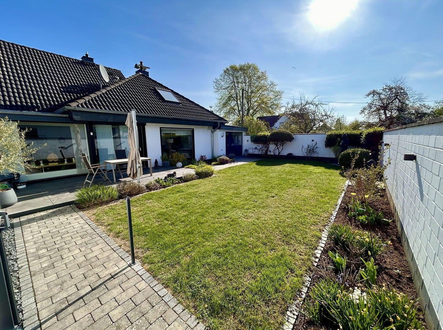 Prenájom bytu 3-izbový 78 m², Löwenburgstr.13, Hennef (Sieg), Severné Porýnie - Westfálsko Prenájom bytu 3-izbový 78 m², Löwenburgstr.13, Hennef (Sieg), Severné Porýnie - Westfálsko