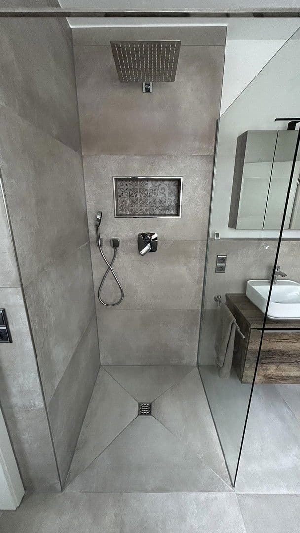 Prenájom bytu 3-izbový 78 m², Löwenburgstr.13, Hennef (Sieg), Severné Porýnie - Westfálsko Prenájom bytu 3-izbový 78 m², Löwenburgstr.13, Hennef (Sieg), Severné Porýnie - Westfálsko