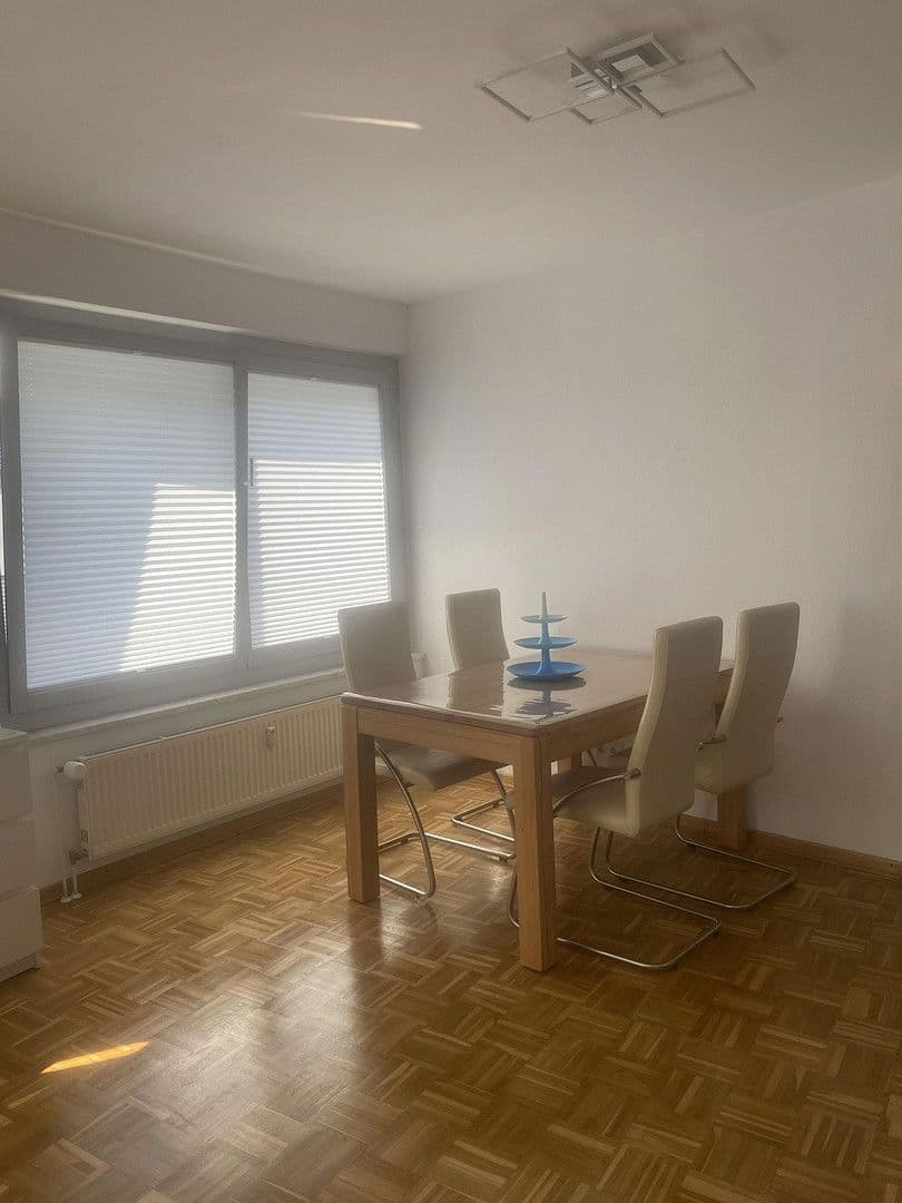 Prenájom bytu 2-izbový 54 m², Pfarrer-Perabo-Platz 6, Frankfurt, Hesensko Prenájom bytu 2-izbový 54 m², Pfarrer-Perabo-Platz 6, Frankfurt, Hesensko