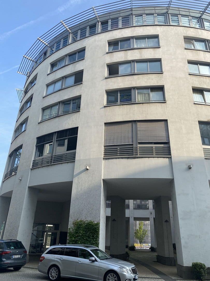 Prenájom bytu 2-izbový 54 m², Pfarrer-Perabo-Platz 6, Frankfurt, Hesensko Prenájom bytu 2-izbový 54 m², Pfarrer-Perabo-Platz 6, Frankfurt, Hesensko