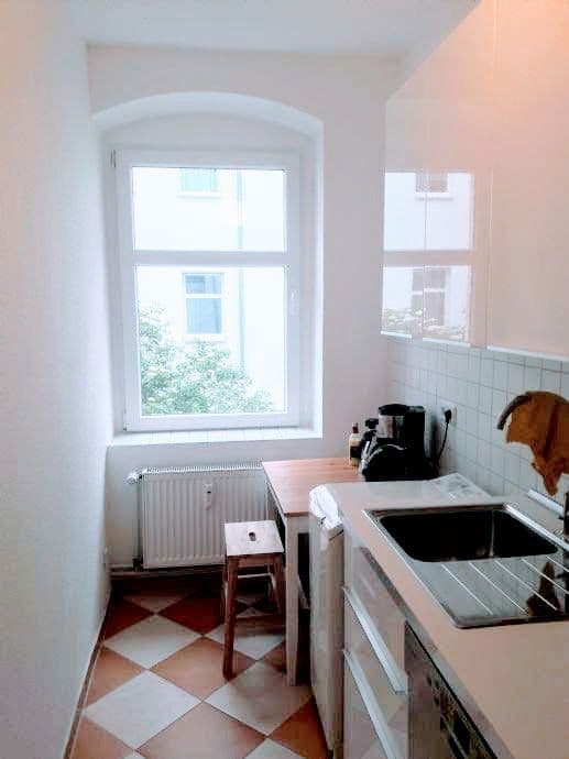 Prenájom bytu 1-izbový 40 m², Behmstraße 65, Berlin, Berlín Prenájom bytu 1-izbový 40 m², Behmstraße 65, Berlin, Berlín