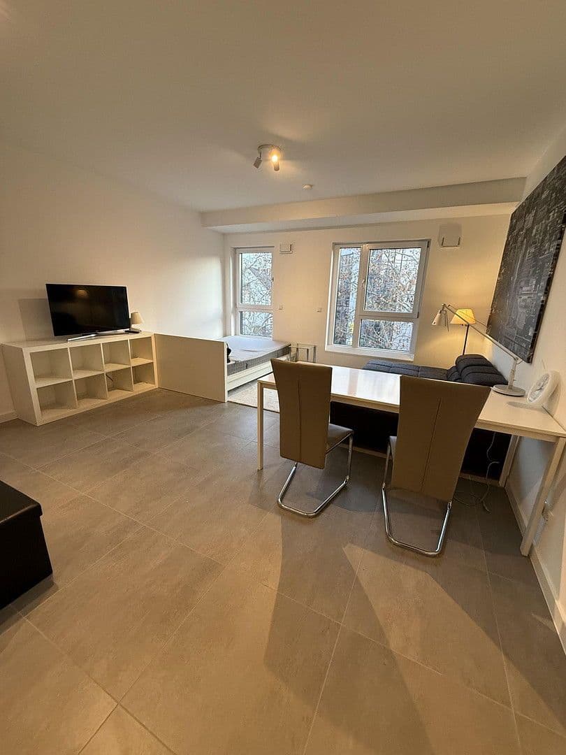 Prenájom bytu 1-izbový 48 m², Schwalbacher Straße 47, Frankfurt, Hesensko Prenájom bytu 1-izbový 48 m², Schwalbacher Straße 47, Frankfurt, Hesensko