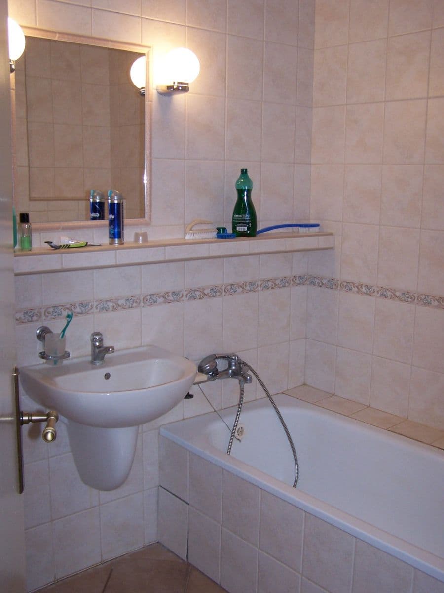 Prenájom bytu 1-izbový 26 m², Bulharská, Pardubice, Pardubický kraj Prenájom bytu 1-izbový 26 m², Bulharská, Pardubice, Pardubický kraj