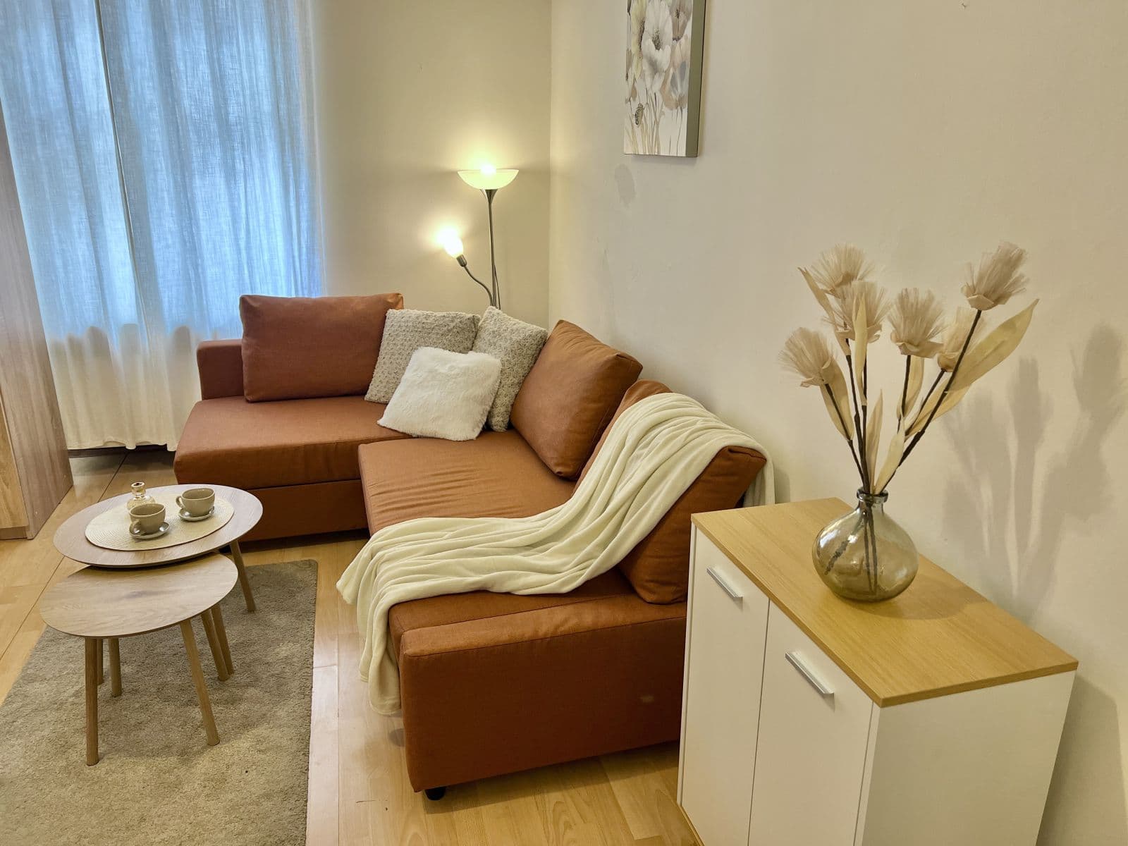 Prenájom bytu 37 m², U Parního mlýna, Praha, Praha Prenájom bytu 37 m², U Parního mlýna, Praha, Praha