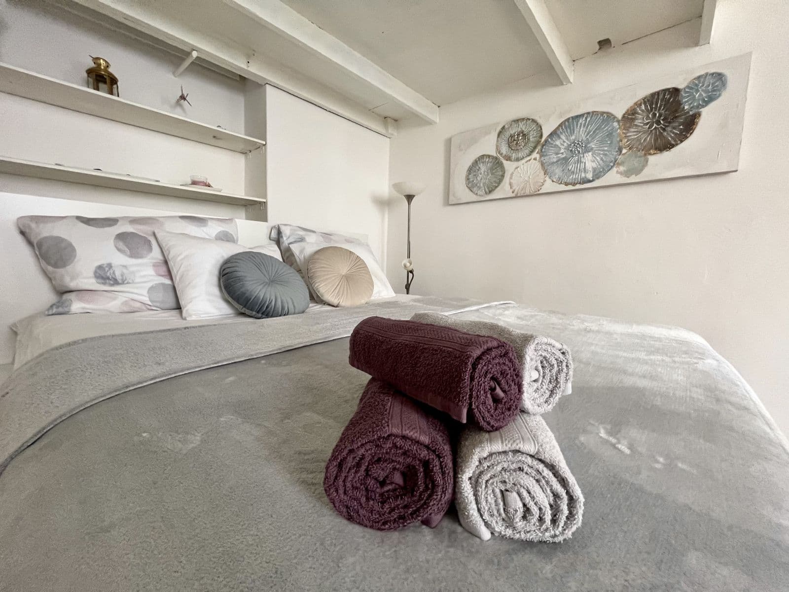 Prenájom bytu 37 m², U Parního mlýna, Praha, Praha Prenájom bytu 37 m², U Parního mlýna, Praha, Praha