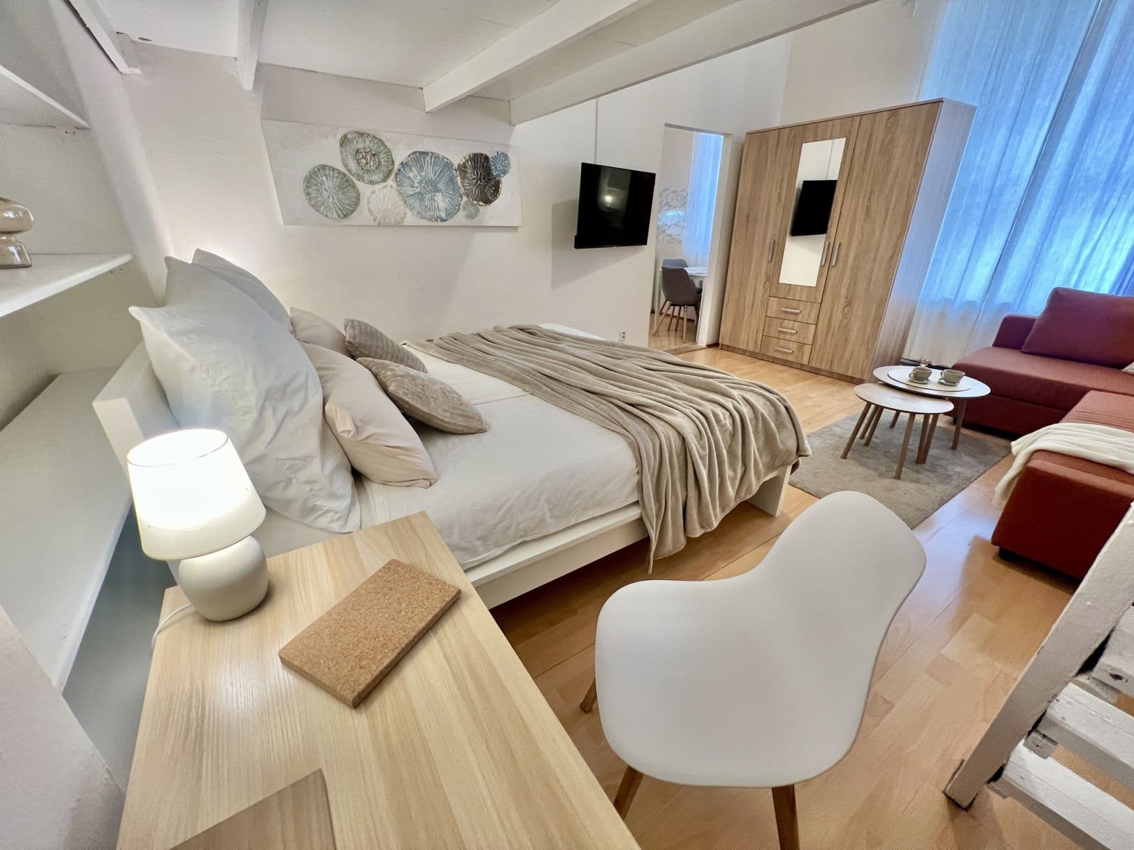 Prenájom bytu 37 m², U Parního mlýna, Praha, Praha Prenájom bytu 37 m², U Parního mlýna, Praha, Praha