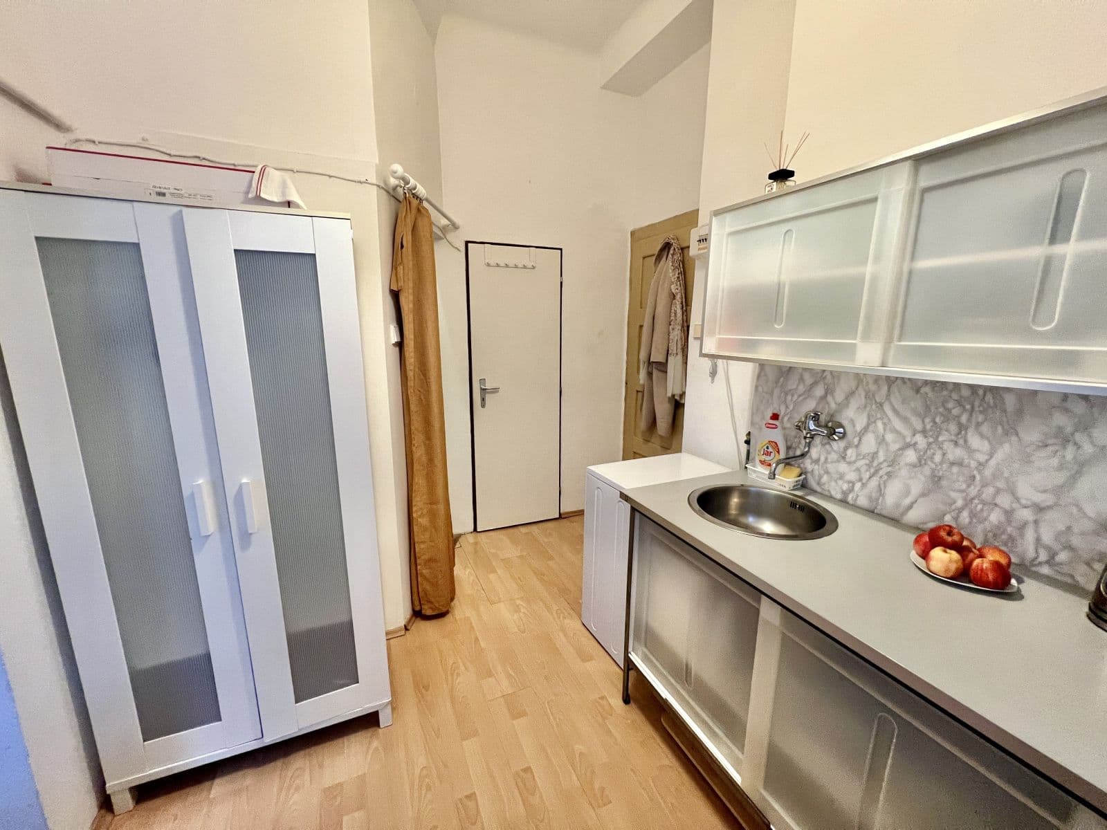 Prenájom bytu 37 m², U Parního mlýna, Praha, Praha Prenájom bytu 37 m², U Parního mlýna, Praha, Praha