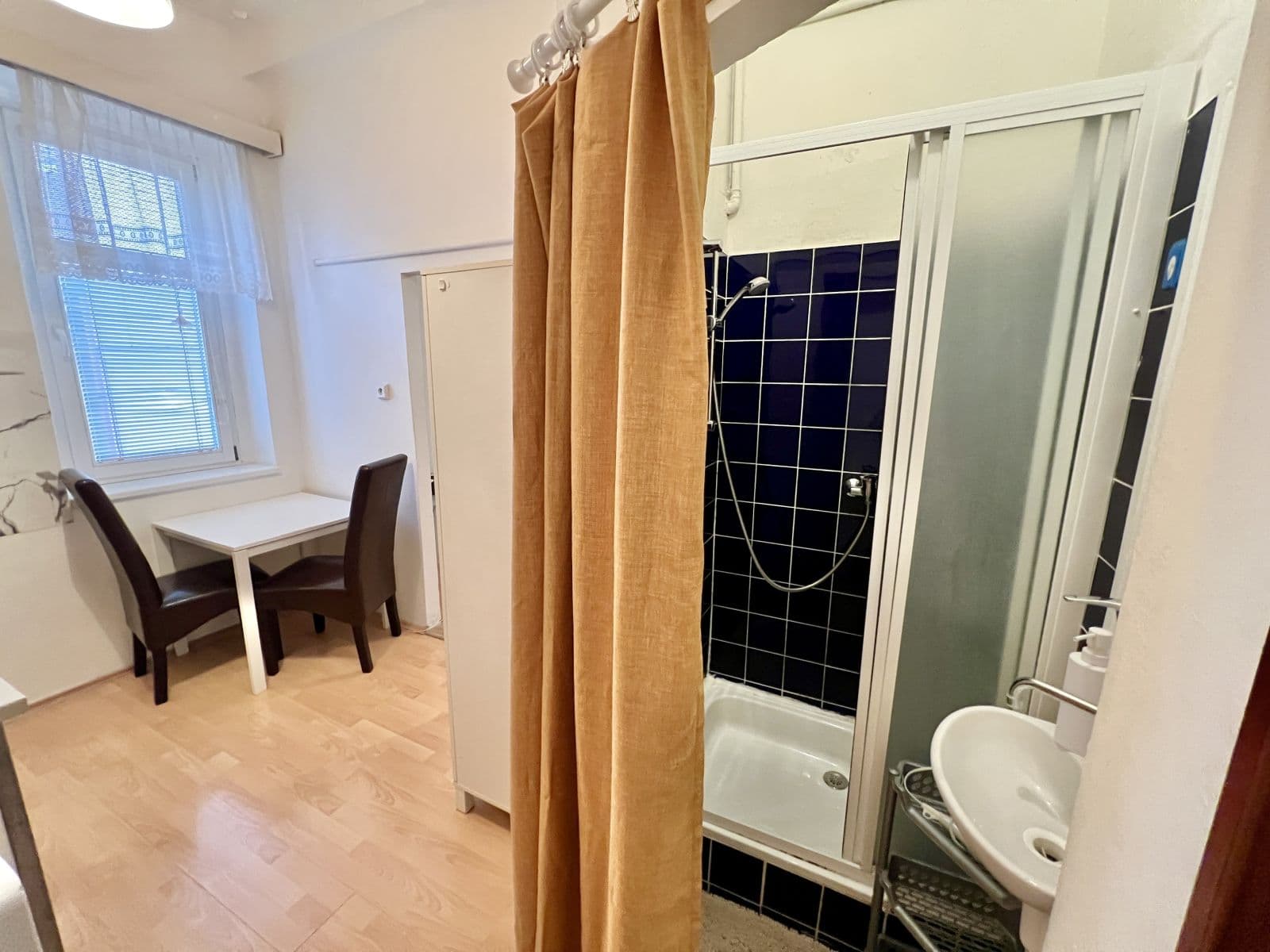 Prenájom bytu 37 m², U Parního mlýna, Praha, Praha Prenájom bytu 37 m², U Parního mlýna, Praha, Praha