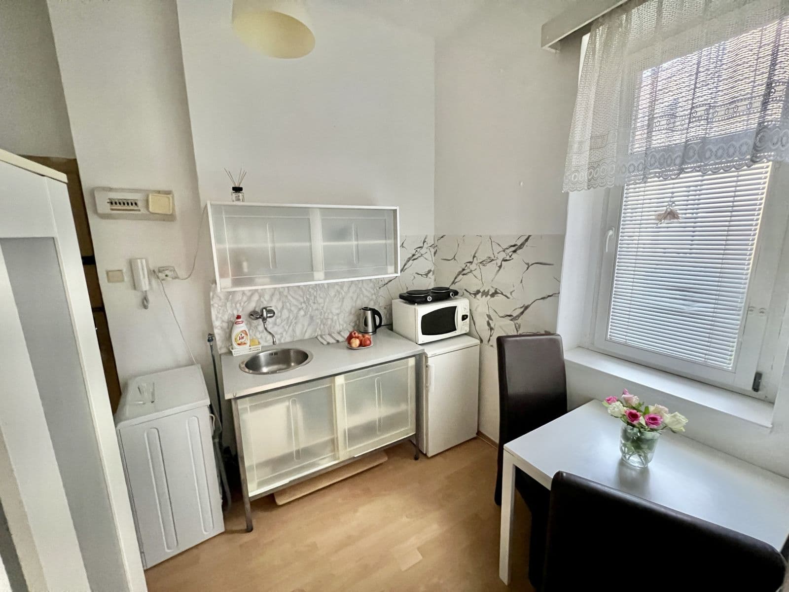 Prenájom bytu 37 m², U Parního mlýna, Praha, Praha Prenájom bytu 37 m², U Parního mlýna, Praha, Praha
