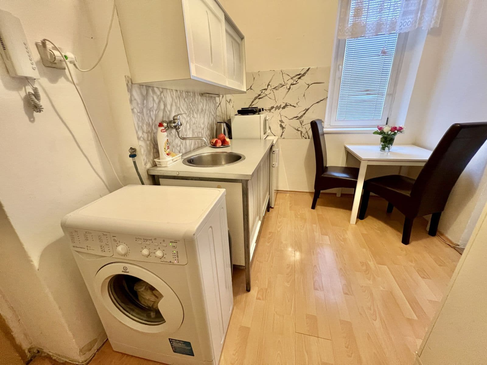 Prenájom bytu 37 m², U Parního mlýna, Praha, Praha Prenájom bytu 37 m², U Parního mlýna, Praha, Praha