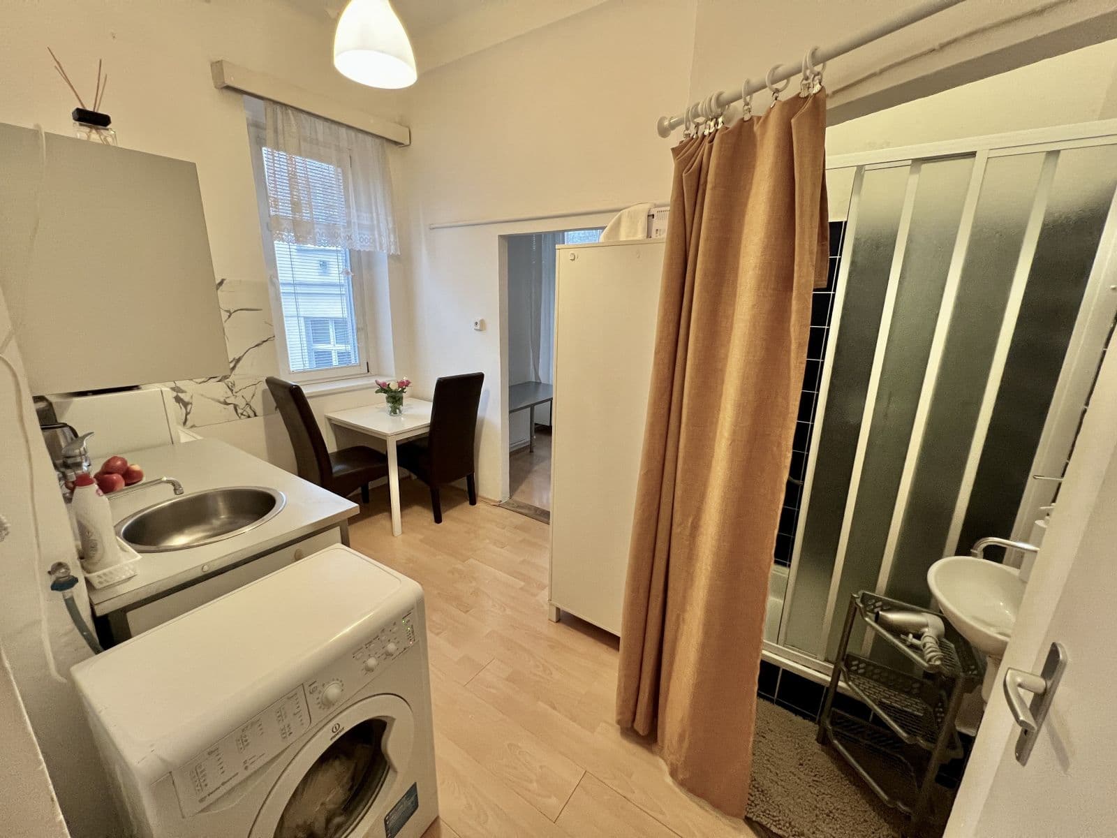 Prenájom bytu 37 m², U Parního mlýna, Praha, Praha Prenájom bytu 37 m², U Parního mlýna, Praha, Praha