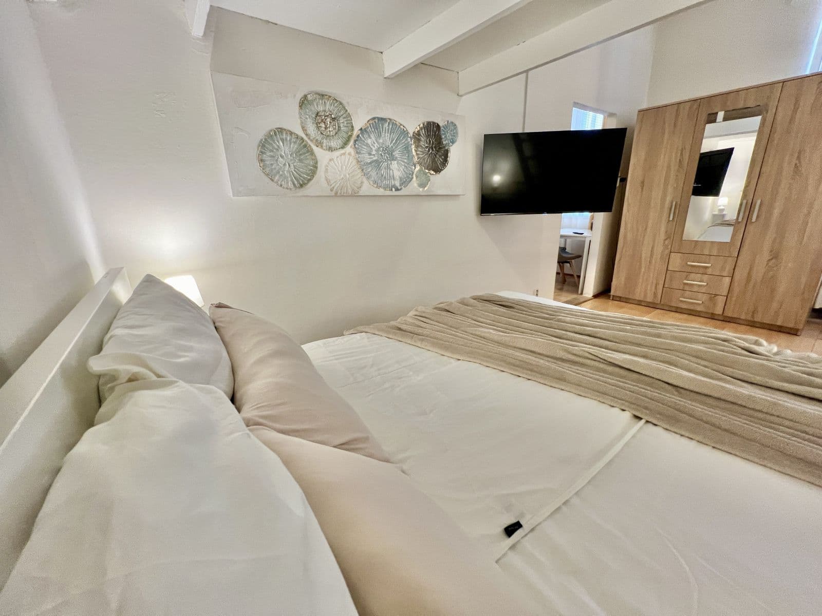 Prenájom bytu 37 m², U Parního mlýna, Praha, Praha Prenájom bytu 37 m², U Parního mlýna, Praha, Praha