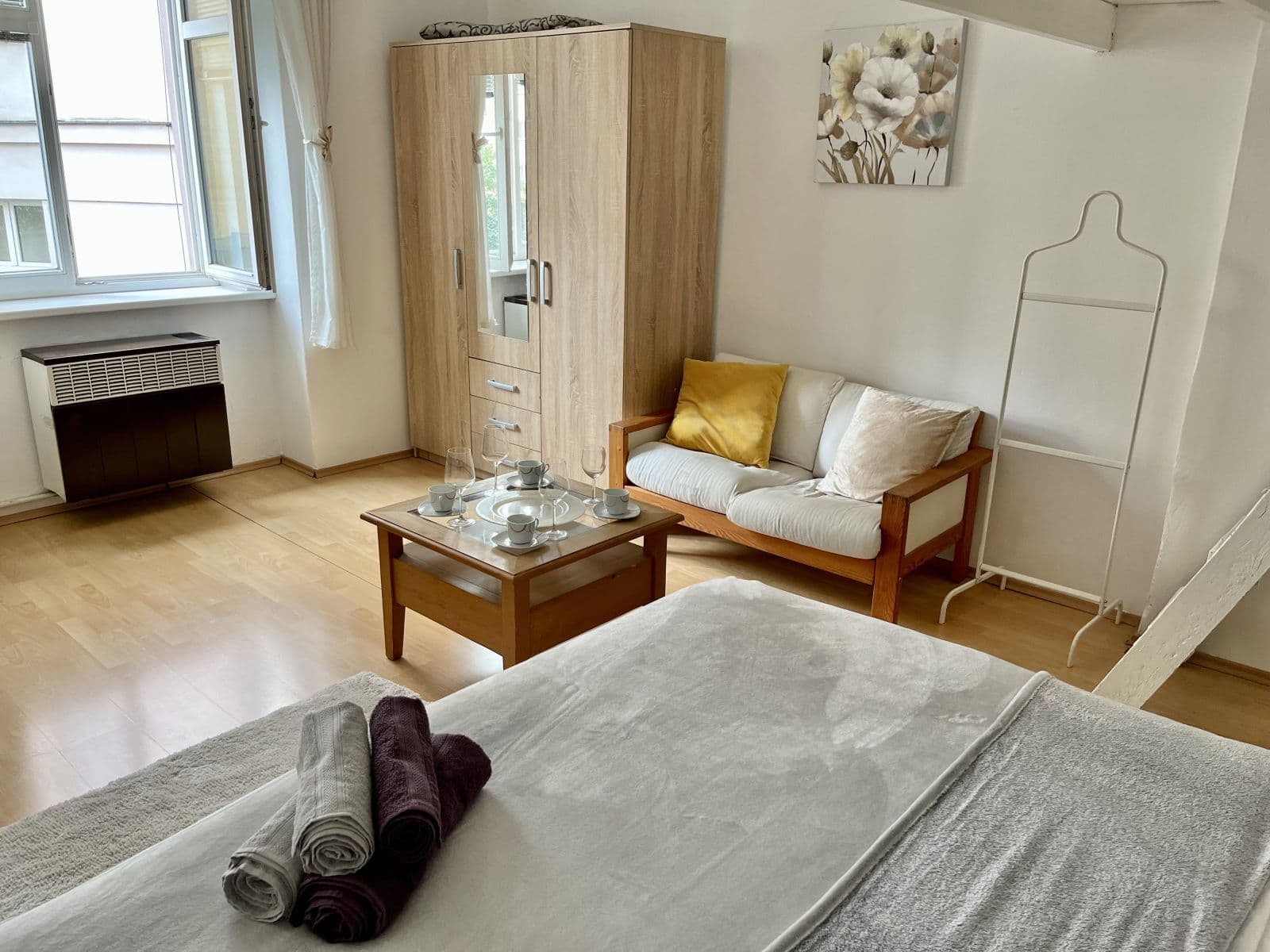 Prenájom bytu 37 m², U Parního mlýna, Praha, Praha Prenájom bytu 37 m², U Parního mlýna, Praha, Praha