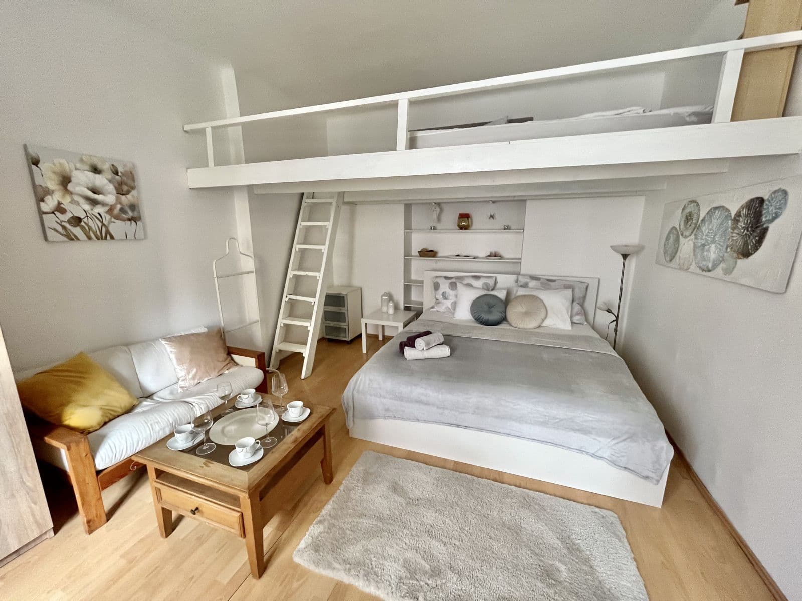 Prenájom bytu 37 m², U Parního mlýna, Praha, Praha Prenájom bytu 37 m², U Parního mlýna, Praha, Praha