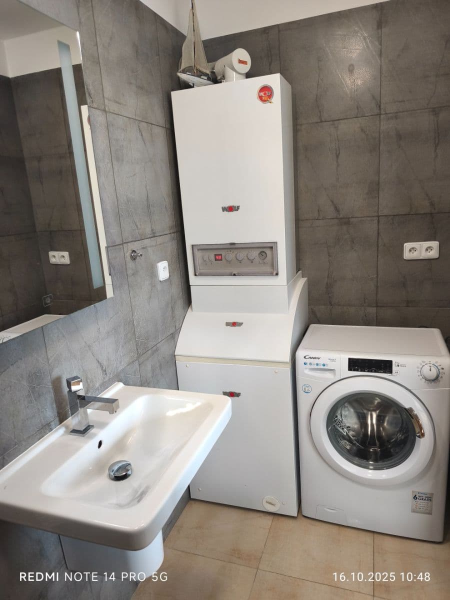 Prenájom bytu 1-izbový 35 m², Nedvězská, Praha, Praha Prenájom bytu 1-izbový 35 m², Nedvězská, Praha, Praha