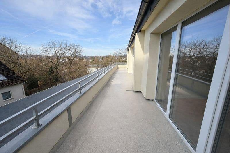 Prenájom bytu 3-izbový 106 m², Langerfelder Straße 119, Wuppertal, Severné Porýnie - Westfálsko Prenájom bytu 3-izbový 106 m², Langerfelder Straße 119, Wuppertal, Severné Porýnie - Westfálsko