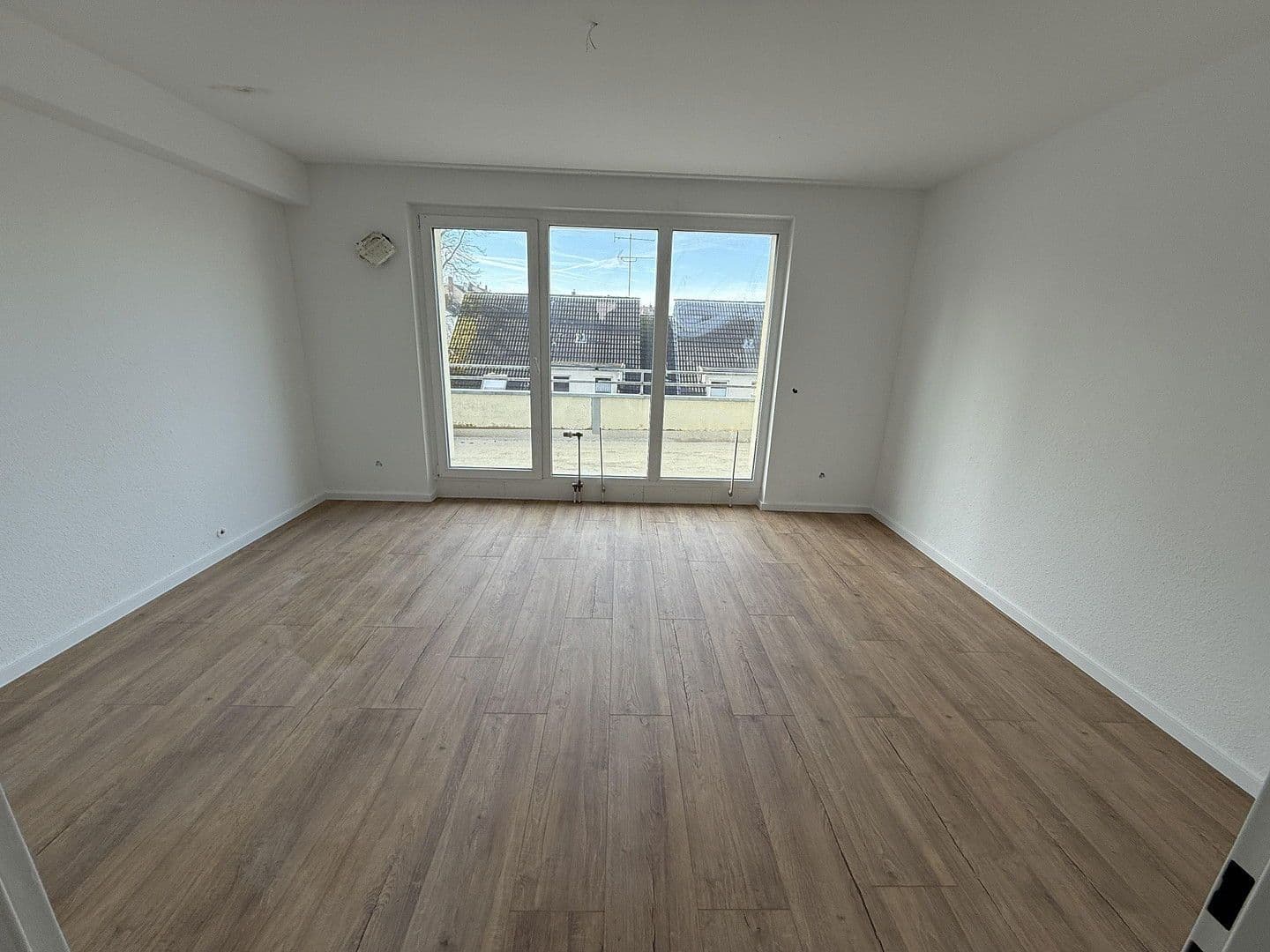 Prenájom bytu 3-izbový 106 m², Langerfelder Straße 119, Wuppertal, Severné Porýnie - Westfálsko Prenájom bytu 3-izbový 106 m², Langerfelder Straße 119, Wuppertal, Severné Porýnie - Westfálsko