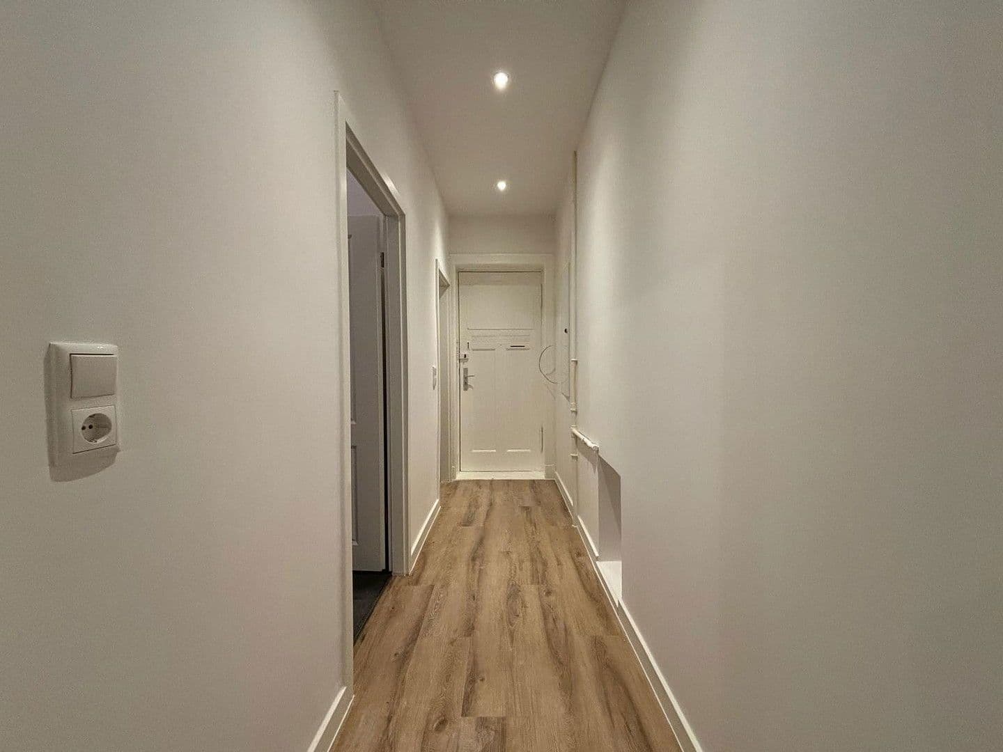 Prenájom bytu 1-izbový 47 m², Berlin, Berlín Prenájom bytu 1-izbový 47 m², Berlin, Berlín