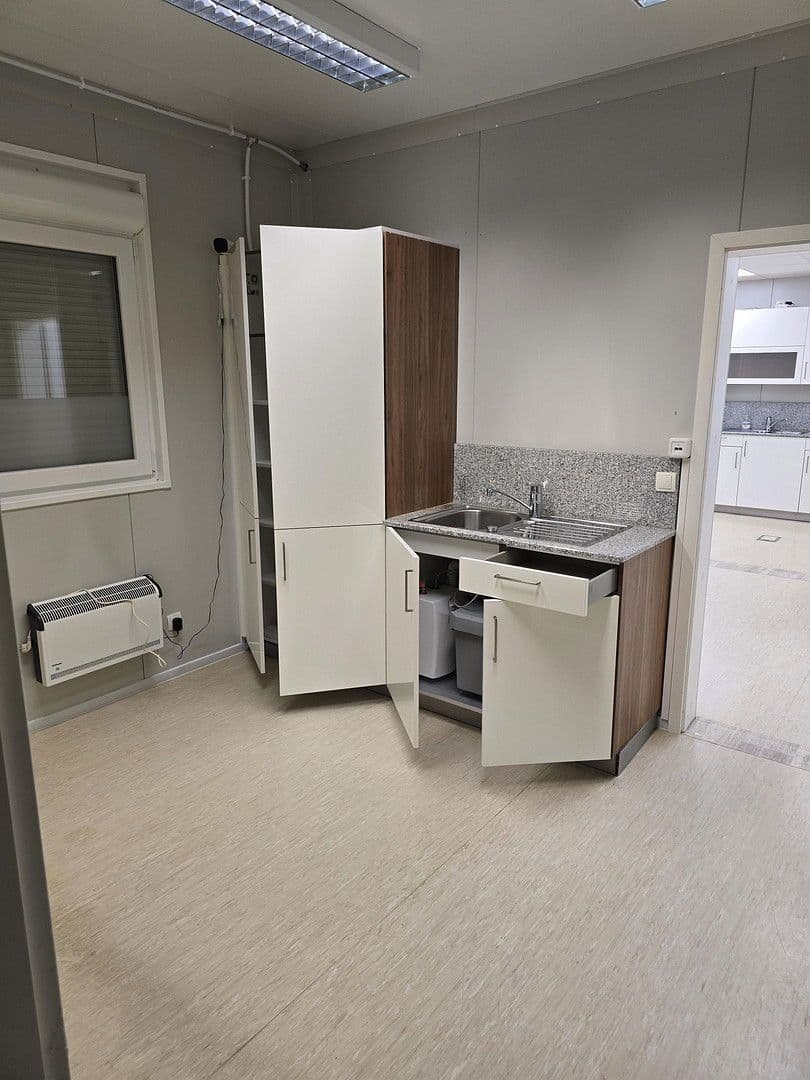 Predaj kancelárie 135 m², Michelau in Oberfranken, Bavorsko Predaj kancelárie 135 m², Michelau in Oberfranken, Bavorsko