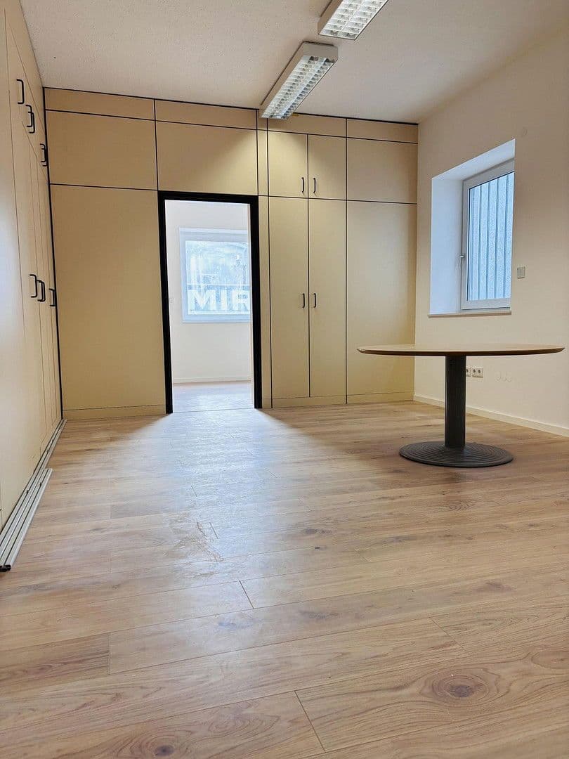 Prenájom kancelárie 105 m², Gilching, Bavorsko Prenájom kancelárie 105 m², Gilching, Bavorsko