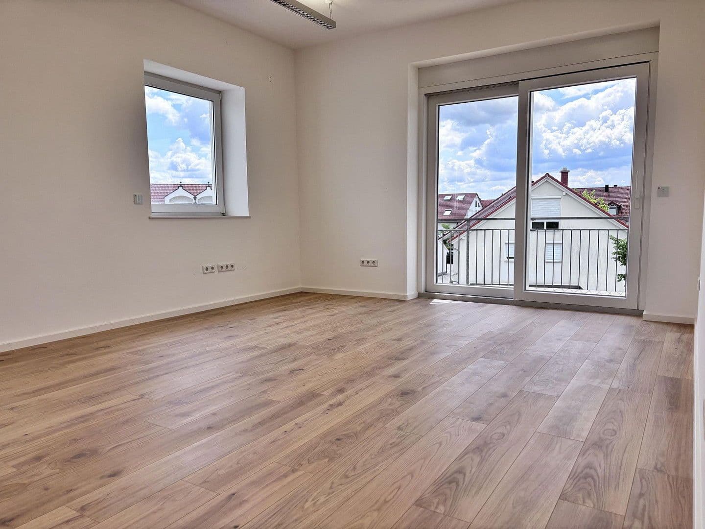 Prenájom kancelárie 105 m², Gilching, Bavorsko Prenájom kancelárie 105 m², Gilching, Bavorsko