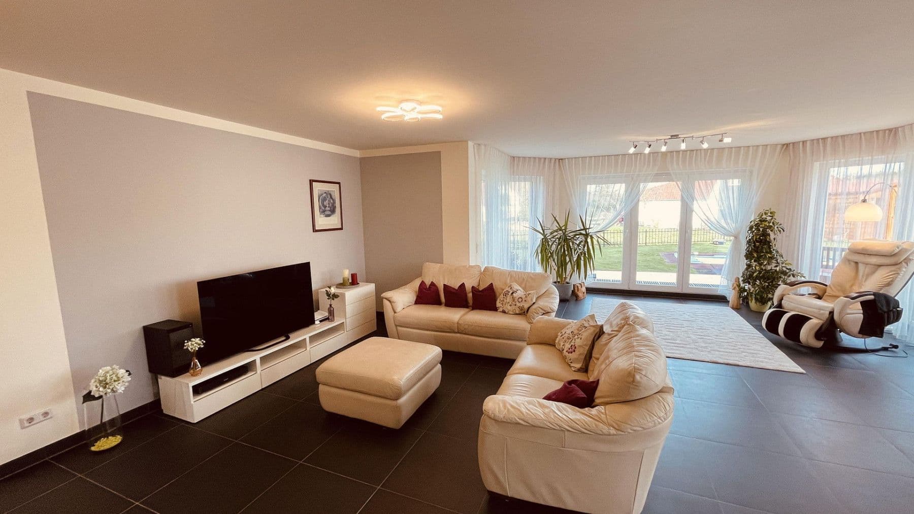 Prenájom bytu 3-izbový 141 m², Usingen, Hesensko Prenájom bytu 3-izbový 141 m², Usingen, Hesensko