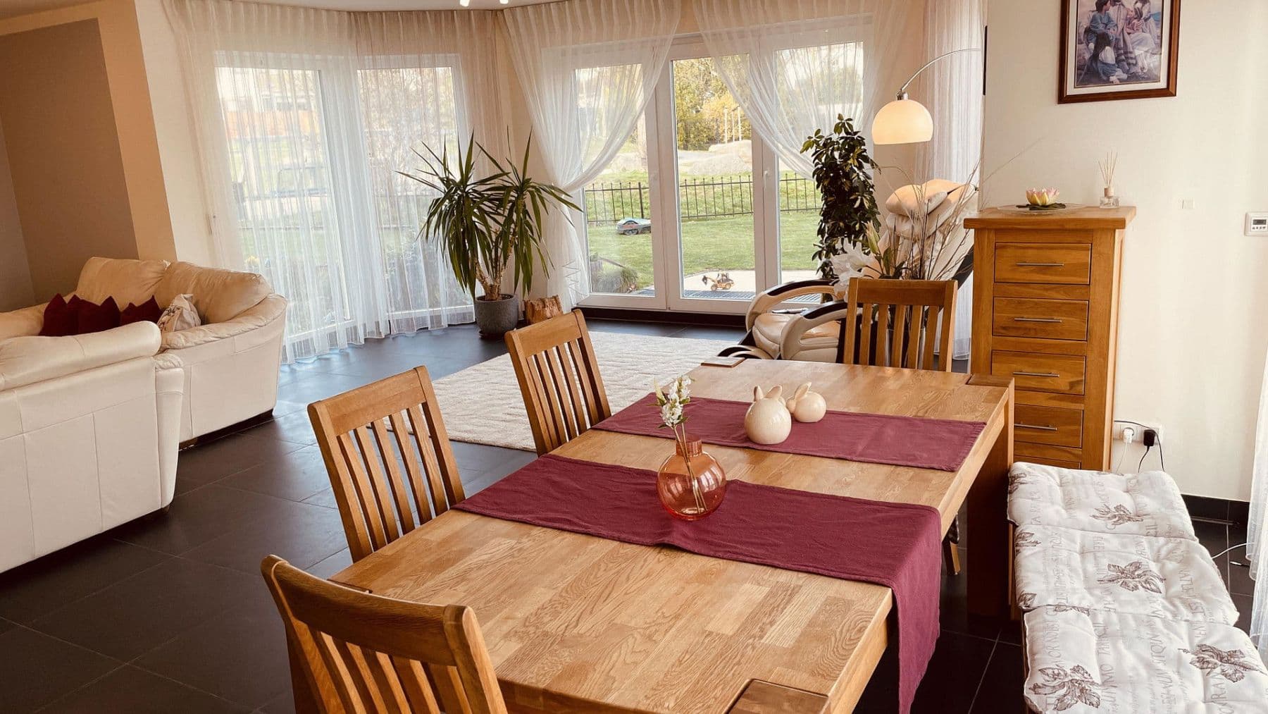 Prenájom bytu 3-izbový 141 m², Usingen, Hesensko Prenájom bytu 3-izbový 141 m², Usingen, Hesensko