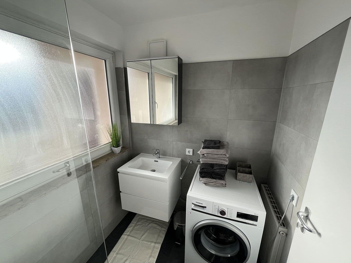 Prenájom bytu 1-izbový 40 m², Karlsruherstraße 21, Weinheim, Bádensko-Wurttembersko Prenájom bytu 1-izbový 40 m², Karlsruherstraße 21, Weinheim, Bádensko-Wurttembersko