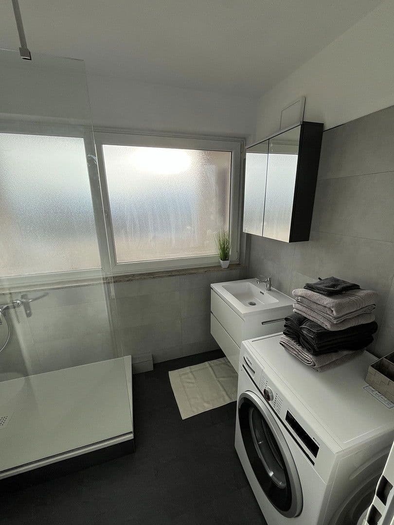 Prenájom bytu 1-izbový 40 m², Karlsruherstraße 21, Weinheim, Bádensko-Wurttembersko Prenájom bytu 1-izbový 40 m², Karlsruherstraße 21, Weinheim, Bádensko-Wurttembersko