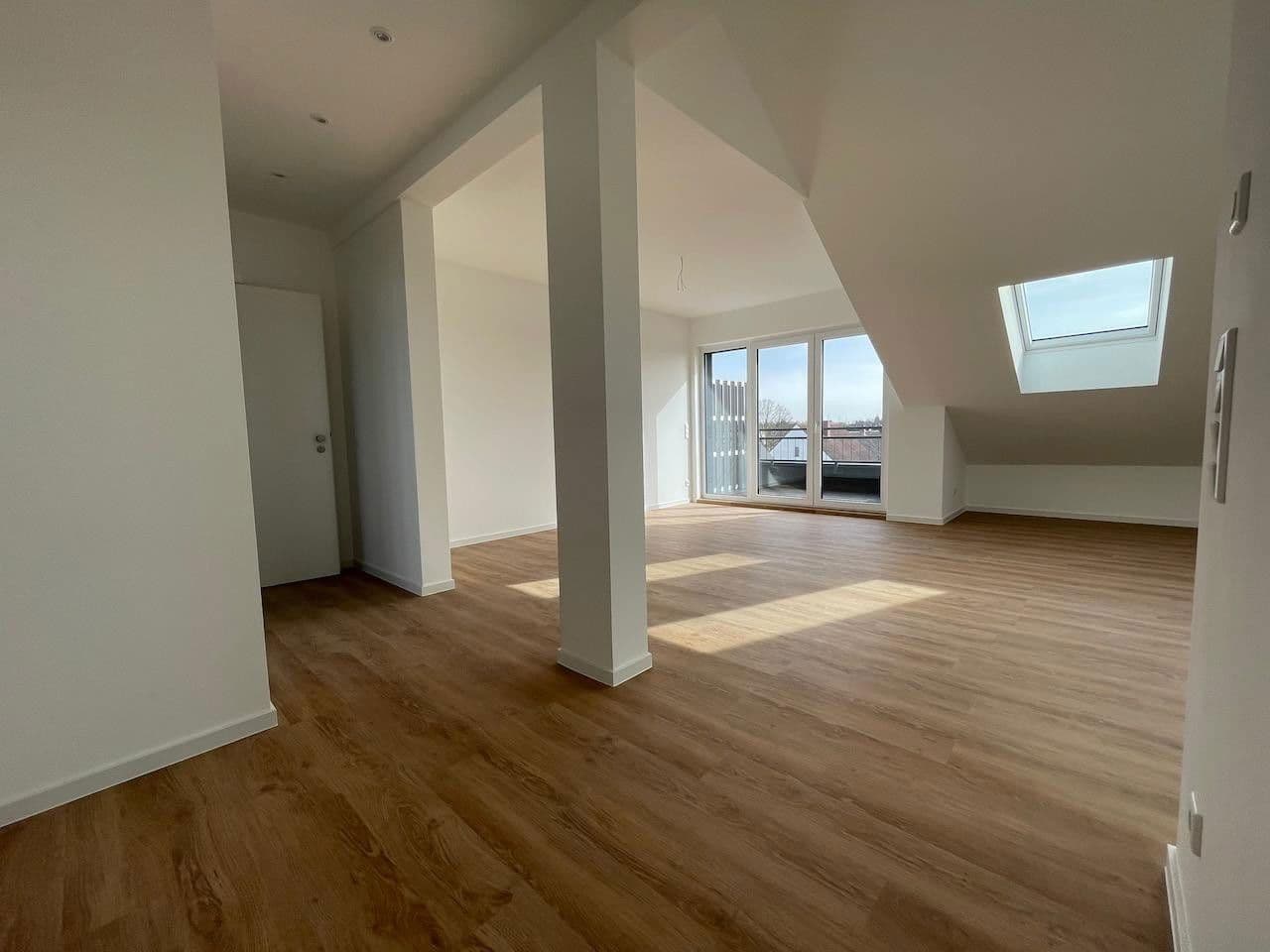 Predaj domu 613 m², pozemek 680 m², Rodgau, Hesensko Predaj domu 613 m², pozemek 680 m², Rodgau, Hesensko