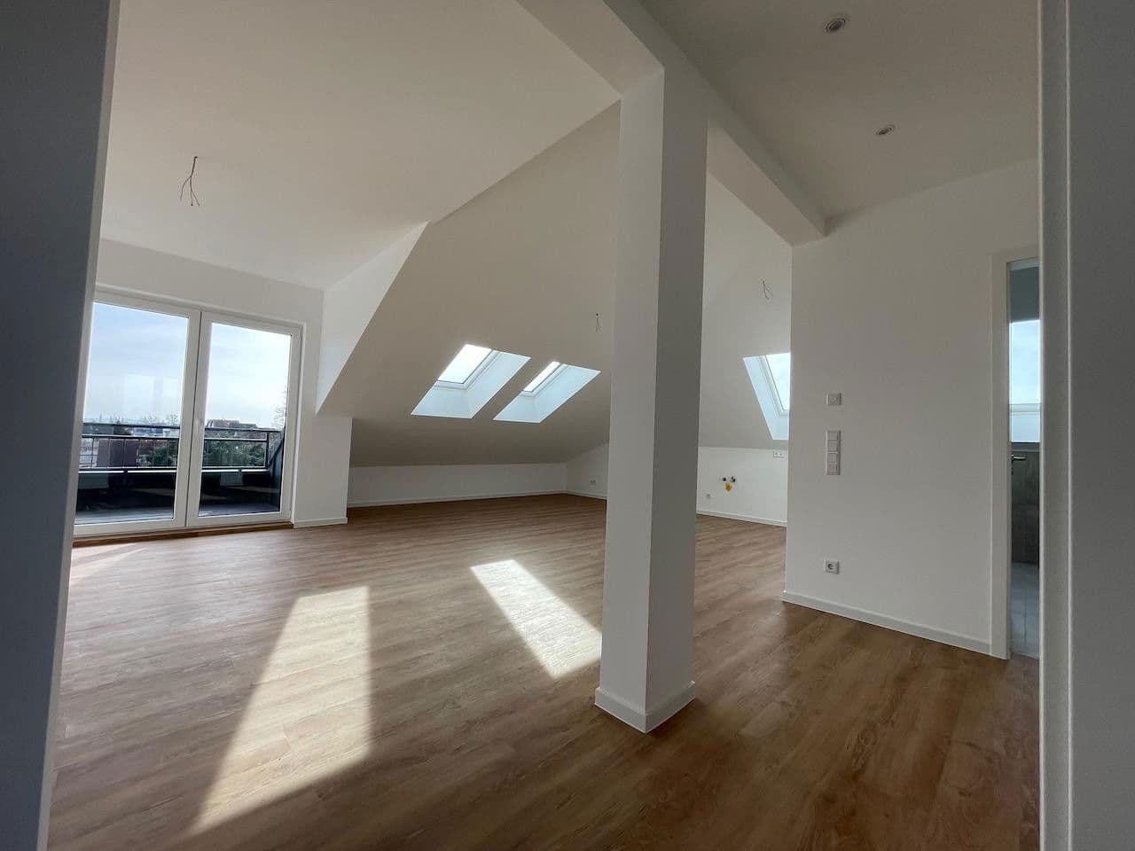 Predaj domu 613 m², pozemek 680 m², Rodgau, Hesensko Predaj domu 613 m², pozemek 680 m², Rodgau, Hesensko