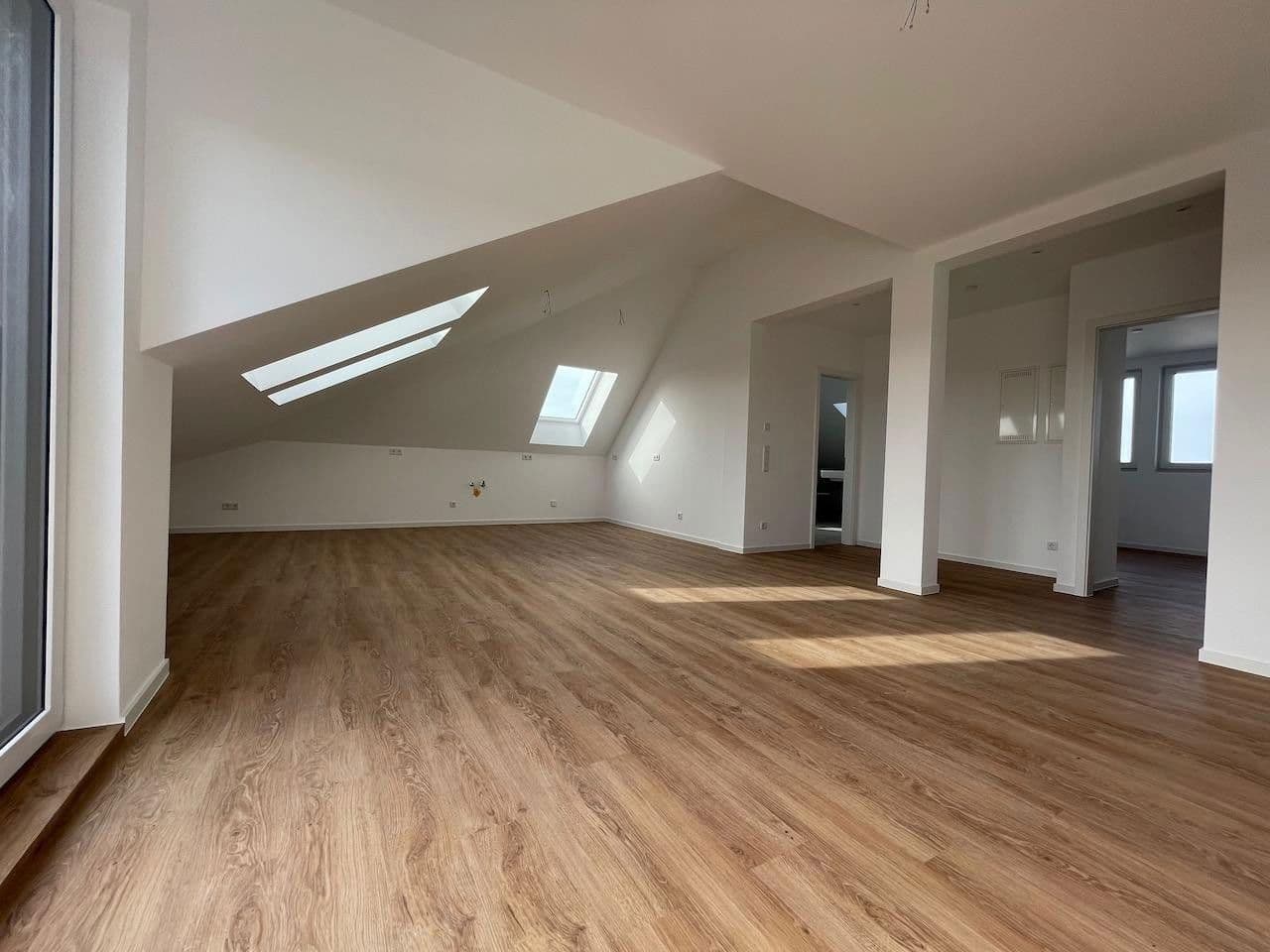 Predaj domu 613 m², pozemek 680 m², Rodgau, Hesensko Predaj domu 613 m², pozemek 680 m², Rodgau, Hesensko