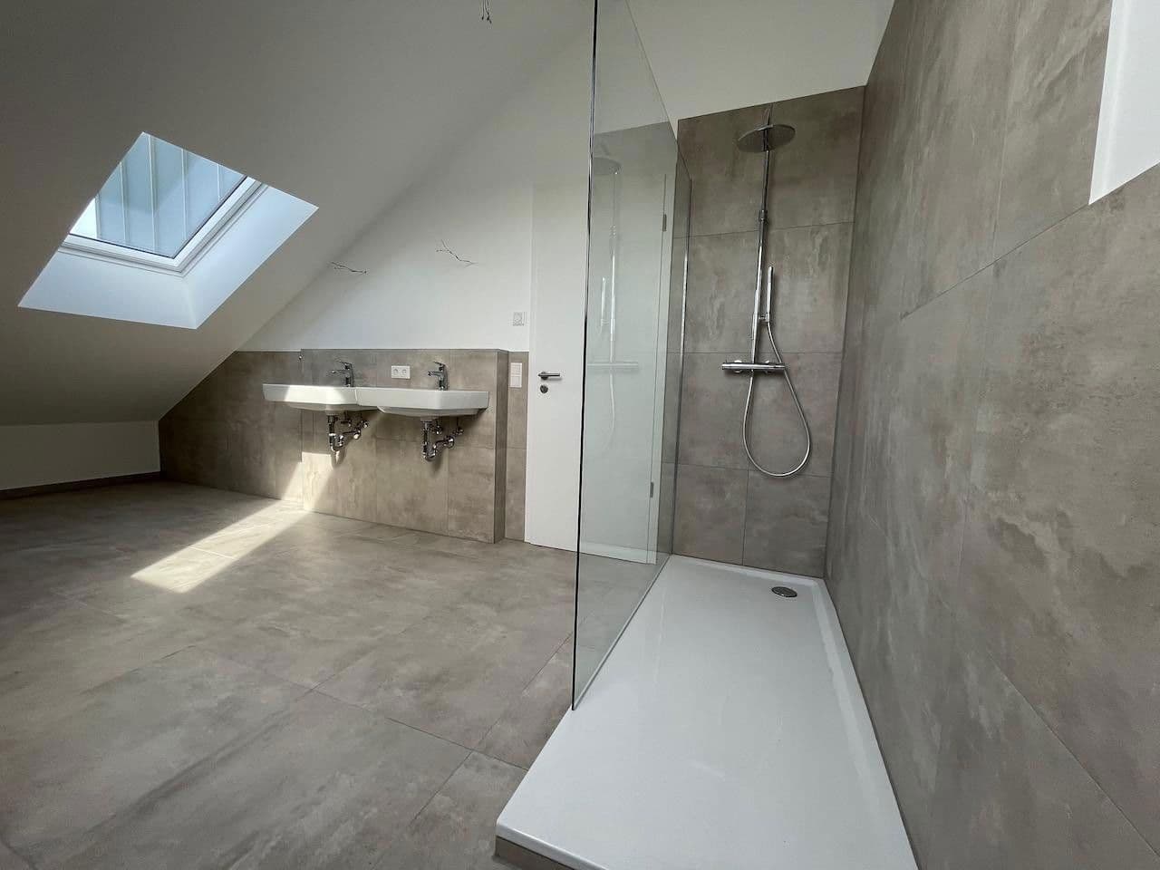 Predaj domu 613 m², pozemek 680 m², Rodgau, Hesensko Predaj domu 613 m², pozemek 680 m², Rodgau, Hesensko